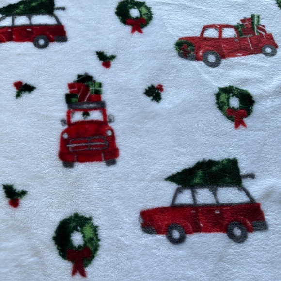 Artic Holiday Christmas Truck Throw - Picture 2 of 4